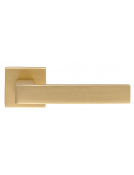 Дверная ручка Extreza Hi-Tech Slim "ENZO" (Энзо) 117 на квадратной розетке R11 матовая латунь F02