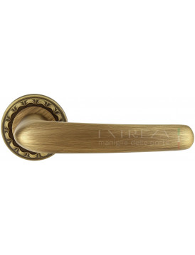Дверная ручка Extreza "MONACO" (Монако) 330 на розетке R02 матовая бронза F03