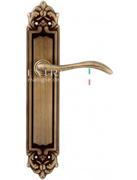 Дверная ручка Extreza "AGATA" (Агата) 310 на планке PL02 матовая бронза F03