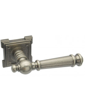 Дверная ручка на квадратной розетке ADDEN BAU Castello VQ212 Aged silver состаренное серебро