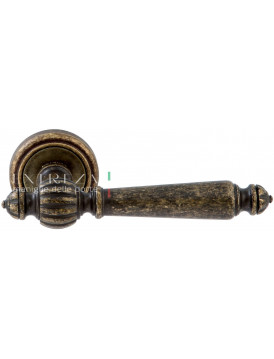 Дверная ручка Extreza "DANIEL" (Даниел) 308 на розетке R01 античная бронза F23