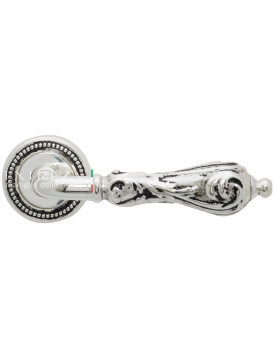 Дверная ручка Extreza "GRETA" (Грета) 302 на розетке R03 натуральное полированное серебро + черный F24