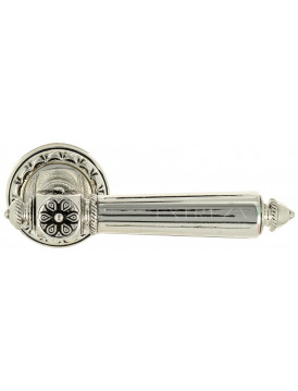 Дверная ручка Extreza "LEON" (Леон) 303 на розетке R02 натур. пол. серебро + черный F24