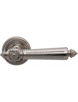 Дверная ручка Extreza "LEON" (Леон) 303 на розетке R03 полированный никель F21