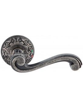 Дверная ручка Extreza "LINA" (Лина) 313 на розетке R04 античное серебро F45